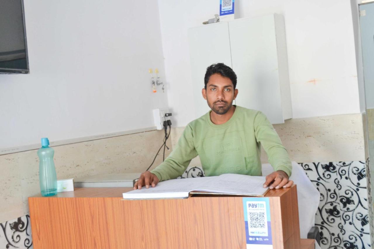 Hotel O New Jp Hotel ميروت المظهر الخارجي الصورة